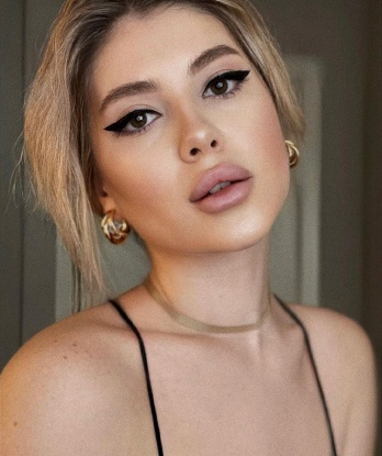 Сладкая и нежная красотка ждет тебя для ярких интимных встреч. Отдохни со мной и окунись в мир наслаждения. Звони, не пожалеешь! 7602, 23 года